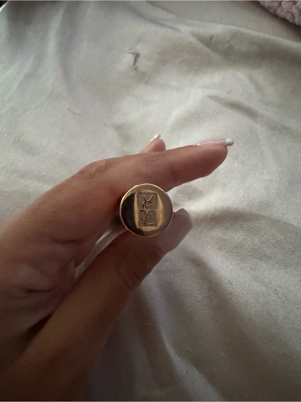 Yves Saint Laurent Touche Éclat Radiant Touch - 3 Luminous Peach Shade